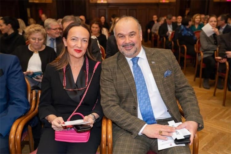 Slika Diplomatic SOCIETY/ Karakan